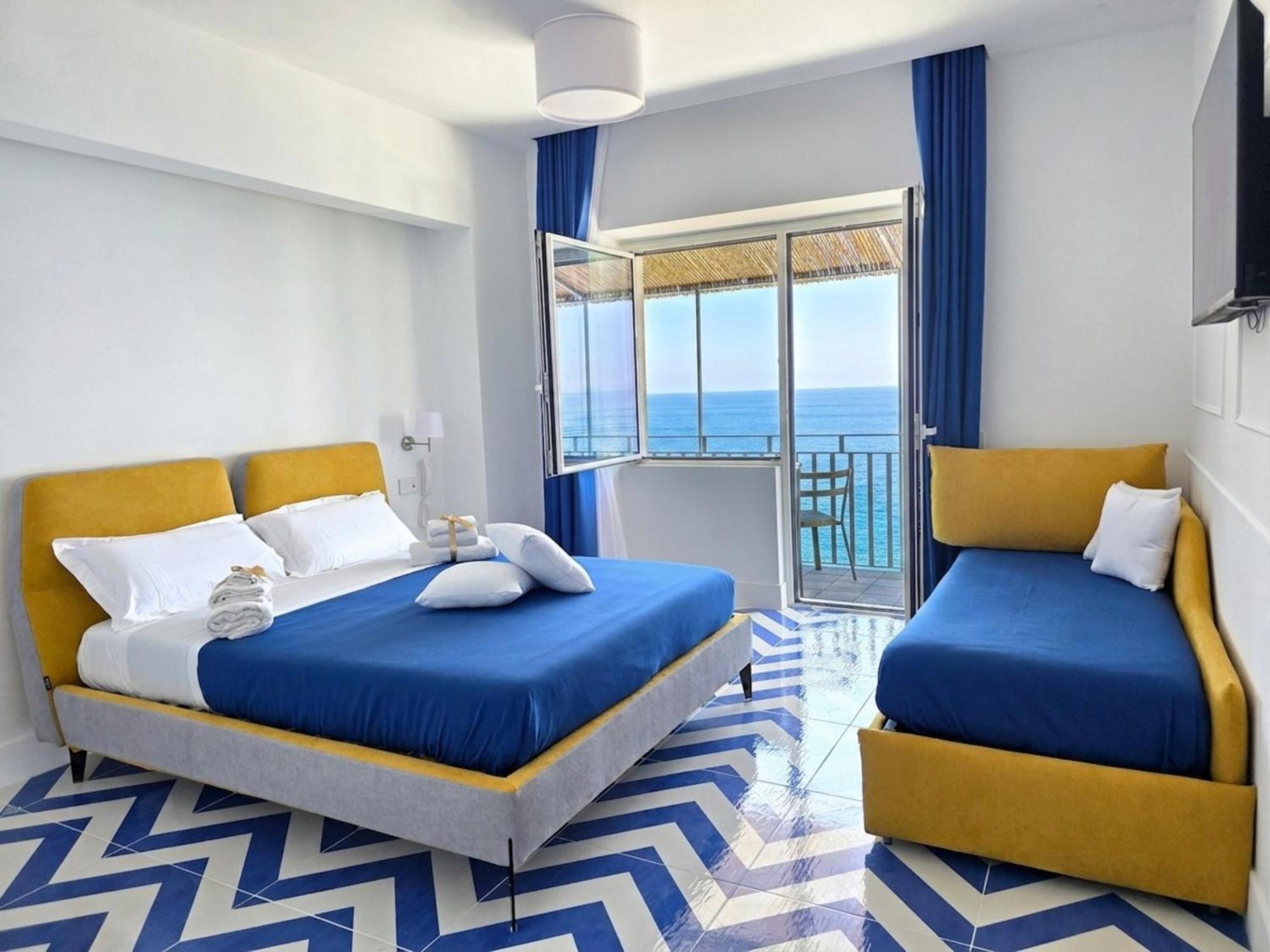 Deluxe Triple Room with Sea View